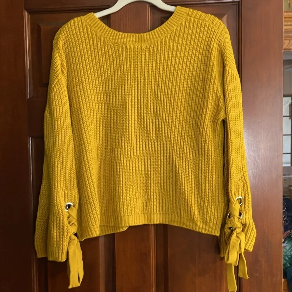 LOVE BY DESIGN Cozy Mustard Sweater SIZE M